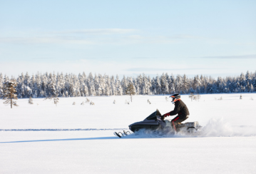 10 essential off-road vehicle and snowmobile safety tips