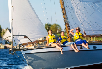 8 tips for safe summer boating