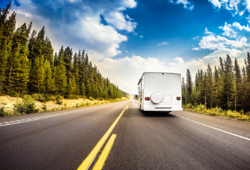 Taking a trip with a recreational vehicle or trailer? Don’t make these 6 driving mistakes!